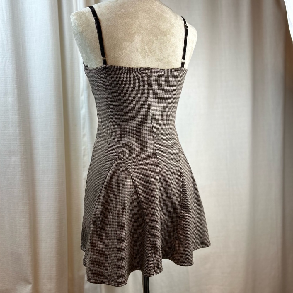 Kirious Los Angeles‎ Brown & White Checkered, Velvet Straps and Bow Mini Dress - Picture 4 of 6